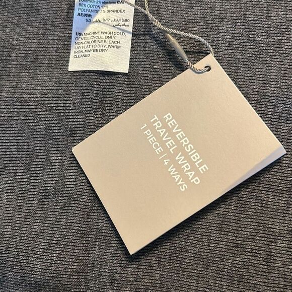 CHICOS Reversible Travel Wrap - Picture 5 of 9